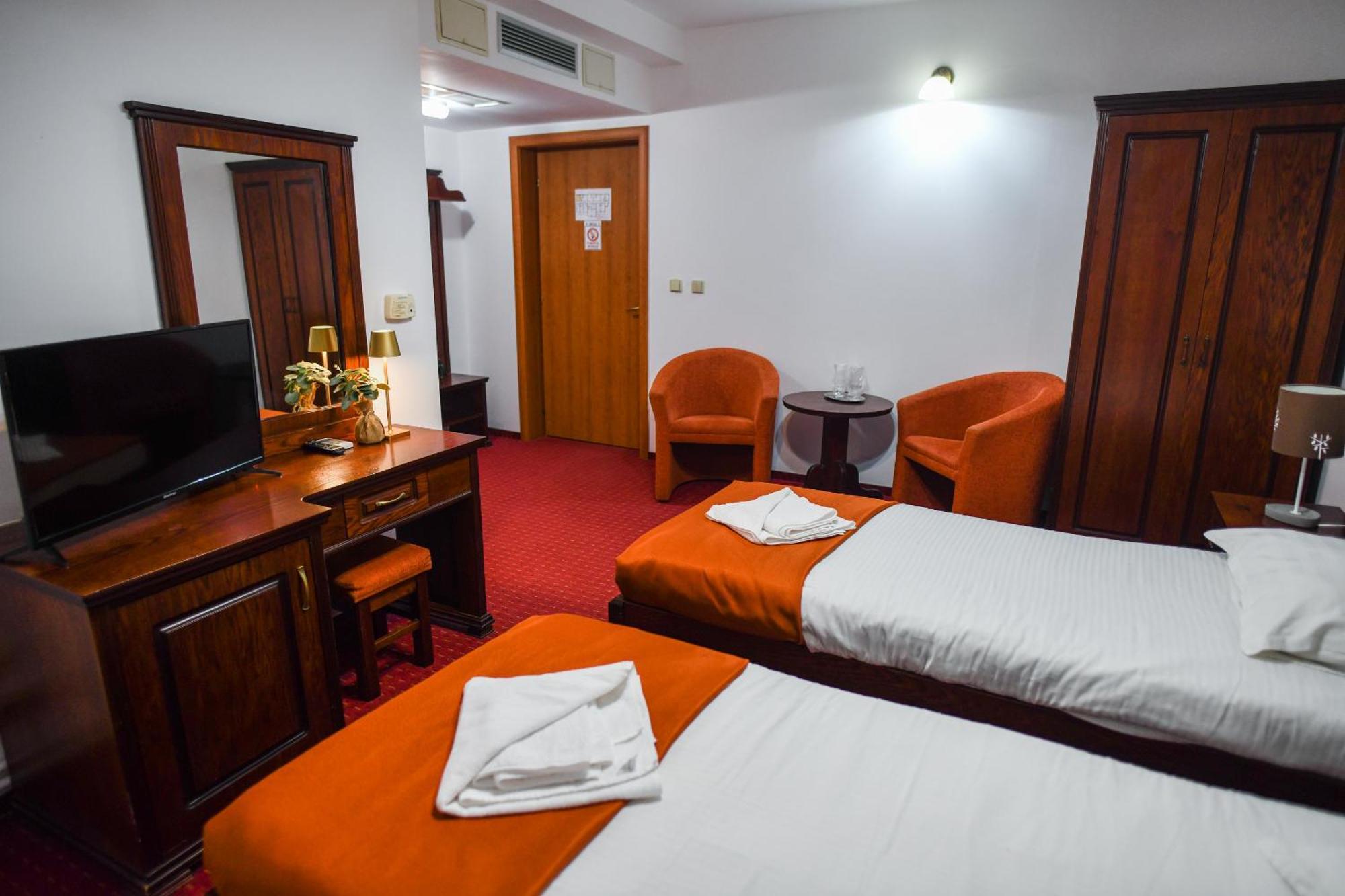 Hotel Elyon Dej Eksteriør billede